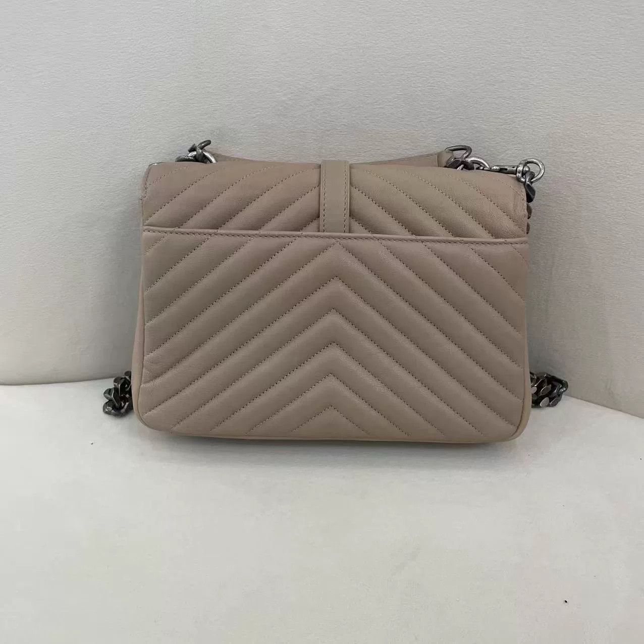 Yves Saint Laurent YSL V-Stitch Envelope Chain Shoulder Bag Size ONE SIZE - 2 Thumbnail
