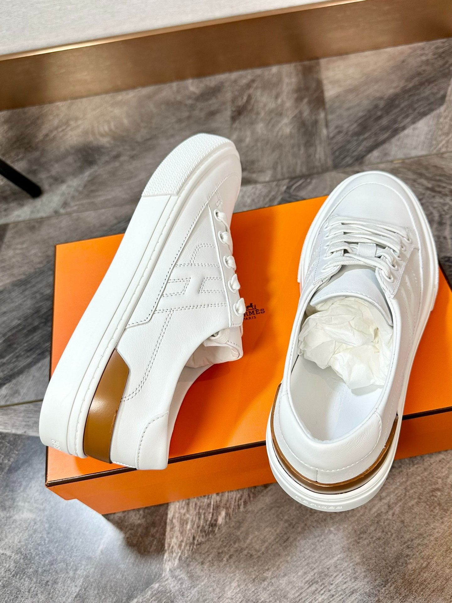 Hermes Hermes Classic White Sneakers H Logo Brown Tail Size US 5.5 / IT 35.5 - 4 Thumbnail