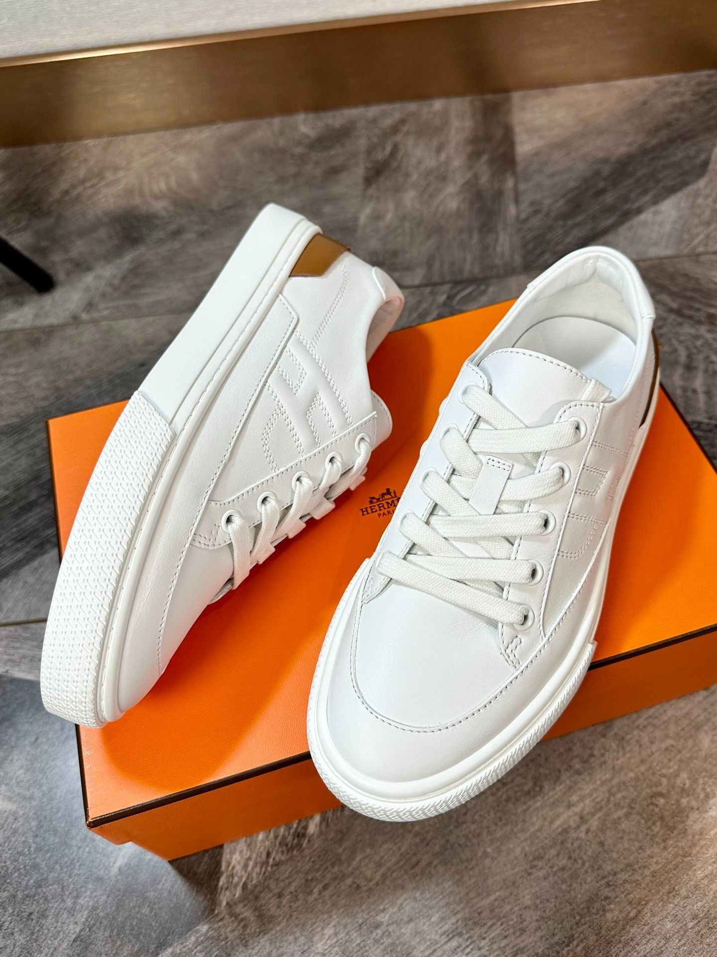 Hermes Hermes Classic White Sneakers H Logo Brown Tail Size US 5.5 / IT 35.5 - 5 Thumbnail