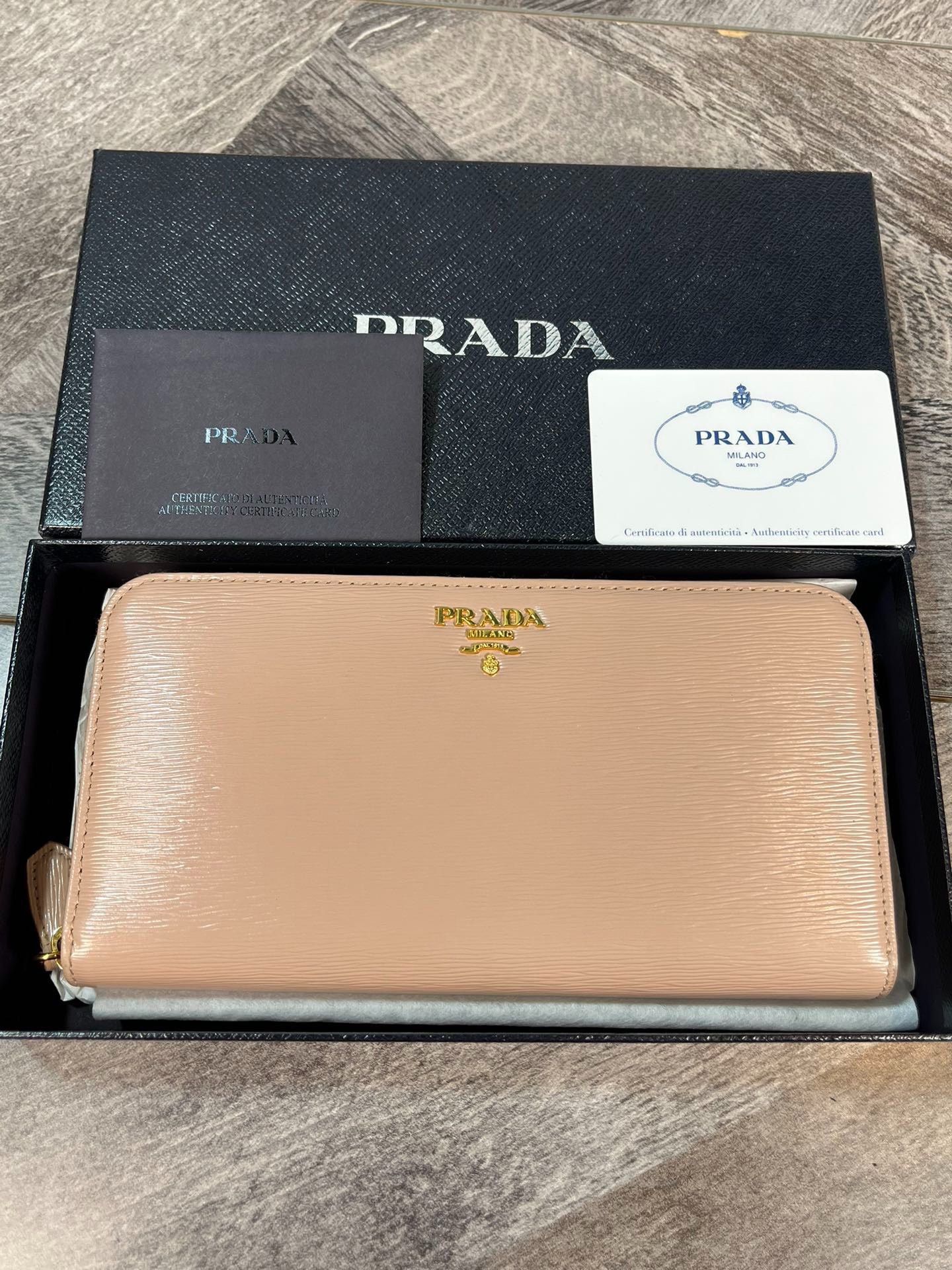 Prada Prada Classic Long Zip Wallet Clutch Size ONE SIZE - 8 Thumbnail