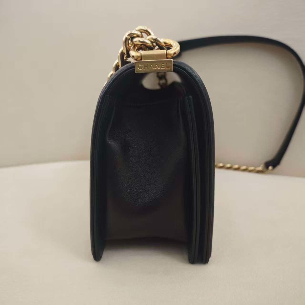 Chanel Chanel Black Gold Leboy Chain Bag Size ONE SIZE - 5 Thumbnail