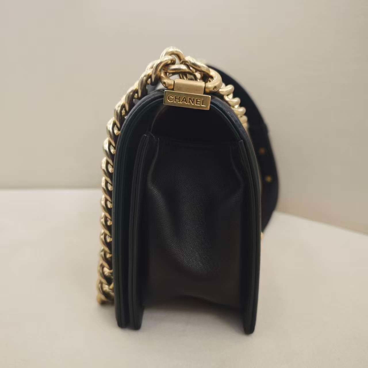 Chanel Chanel Black Gold Leboy Chain Bag Size ONE SIZE - 6 Thumbnail