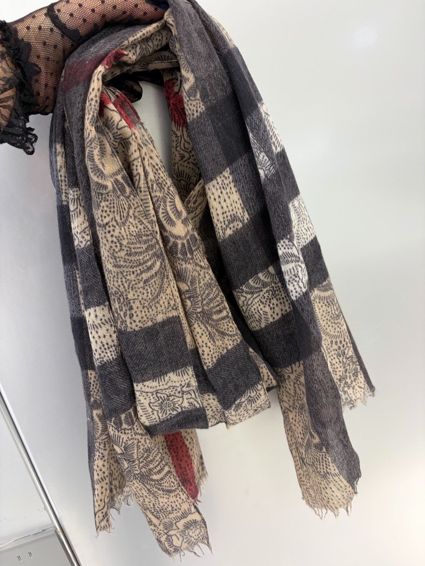 Burberry Burberry Beige Cashmere Scarf Size ONE SIZE - 7 Thumbnail