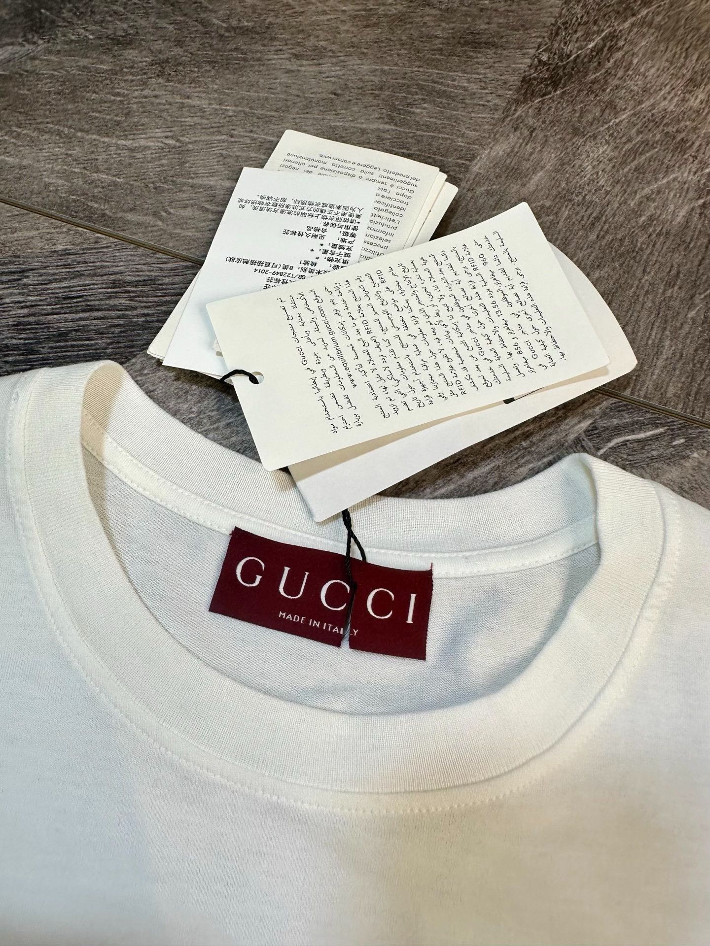 Gucci Gucci White T-Shirt with Interlocking Logo Size S / US 4 / IT 40 - 4 Thumbnail