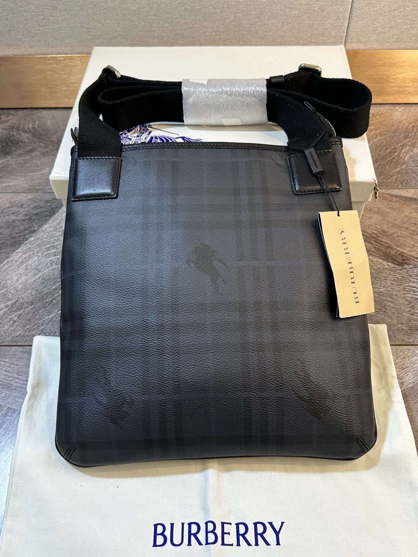 Burberry Burberry Classic Knight Check Messenger Bag Size ONE SIZE - 6 Thumbnail