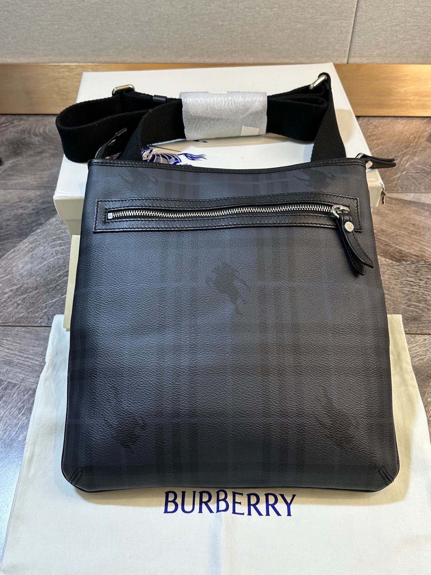 Burberry Burberry Classic Knight Check Messenger Bag Size ONE SIZE - 4 Thumbnail