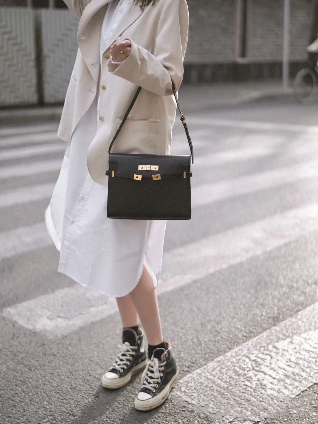 Yves Saint Laurent YSL Manhattan Medium Black Gold Size ONE SIZE - 9 Thumbnail