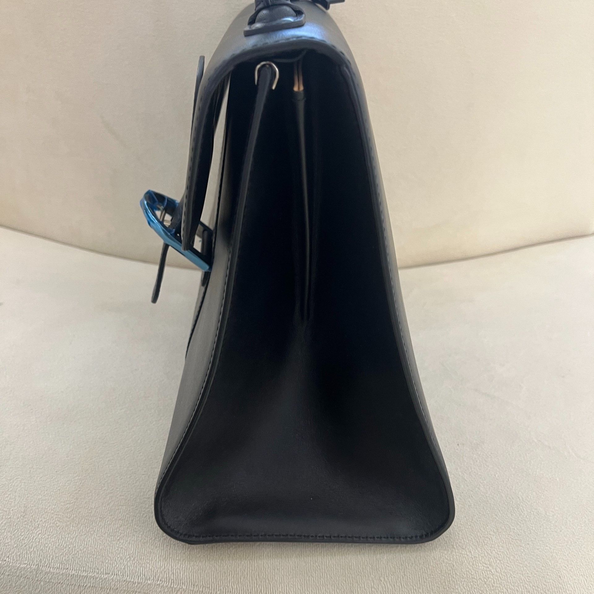 Louis Vuitton LV Petite Malle Limited Edition Size ONE SIZE - 4 Thumbnail