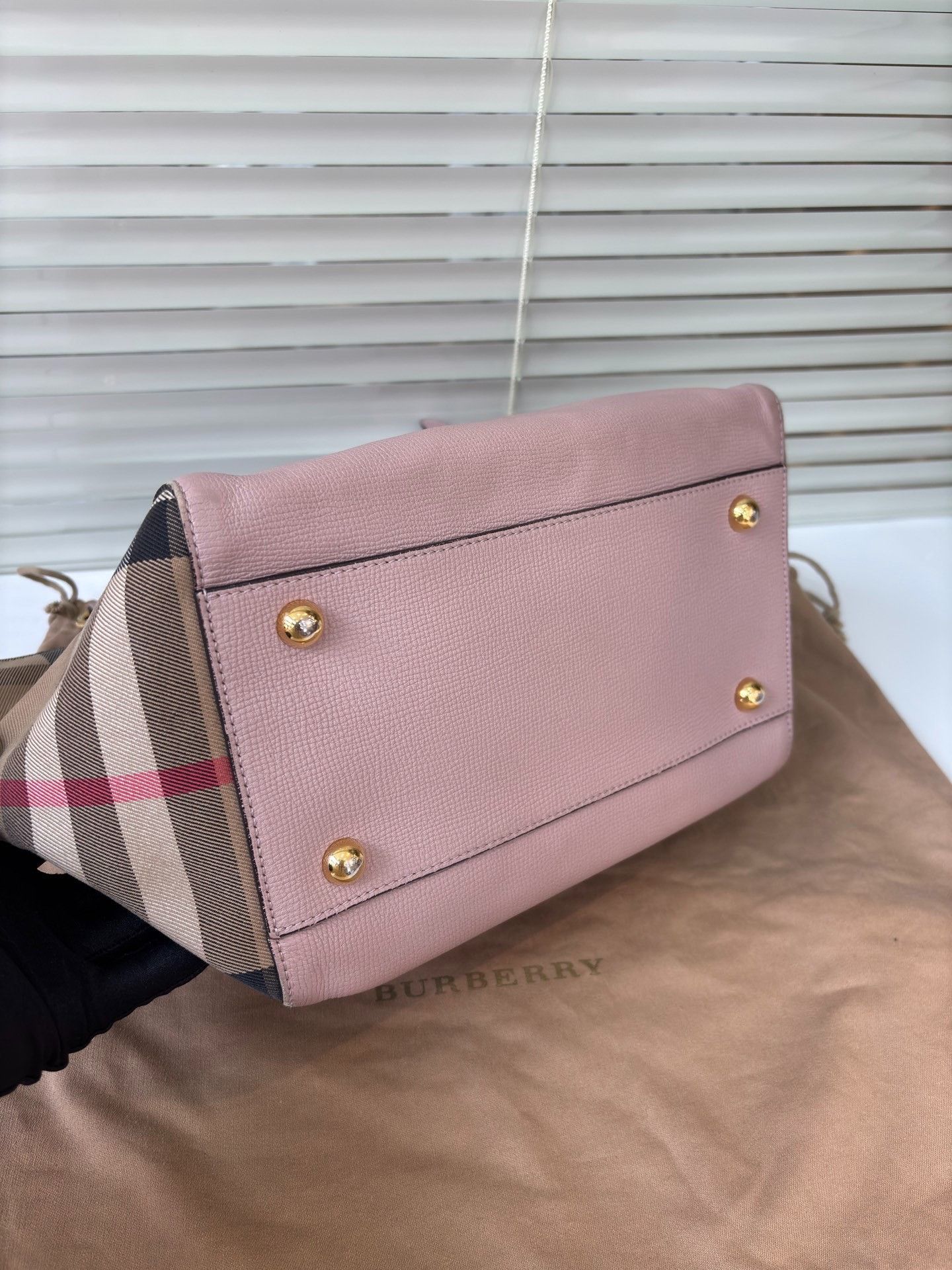 Burberry Burberry Pink Plaid Tote Bag Size ONE SIZE - 6 Thumbnail