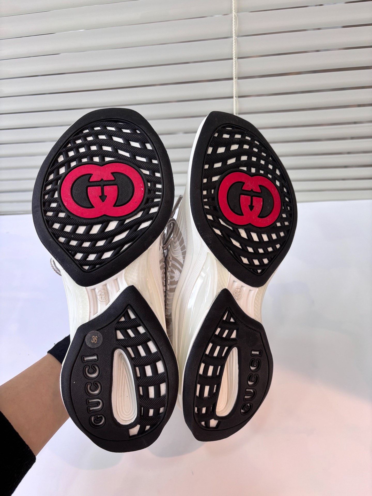 Gucci Gucci Run Series Fabric Running Shoes Size US 5 / IT 35 - 3 Thumbnail
