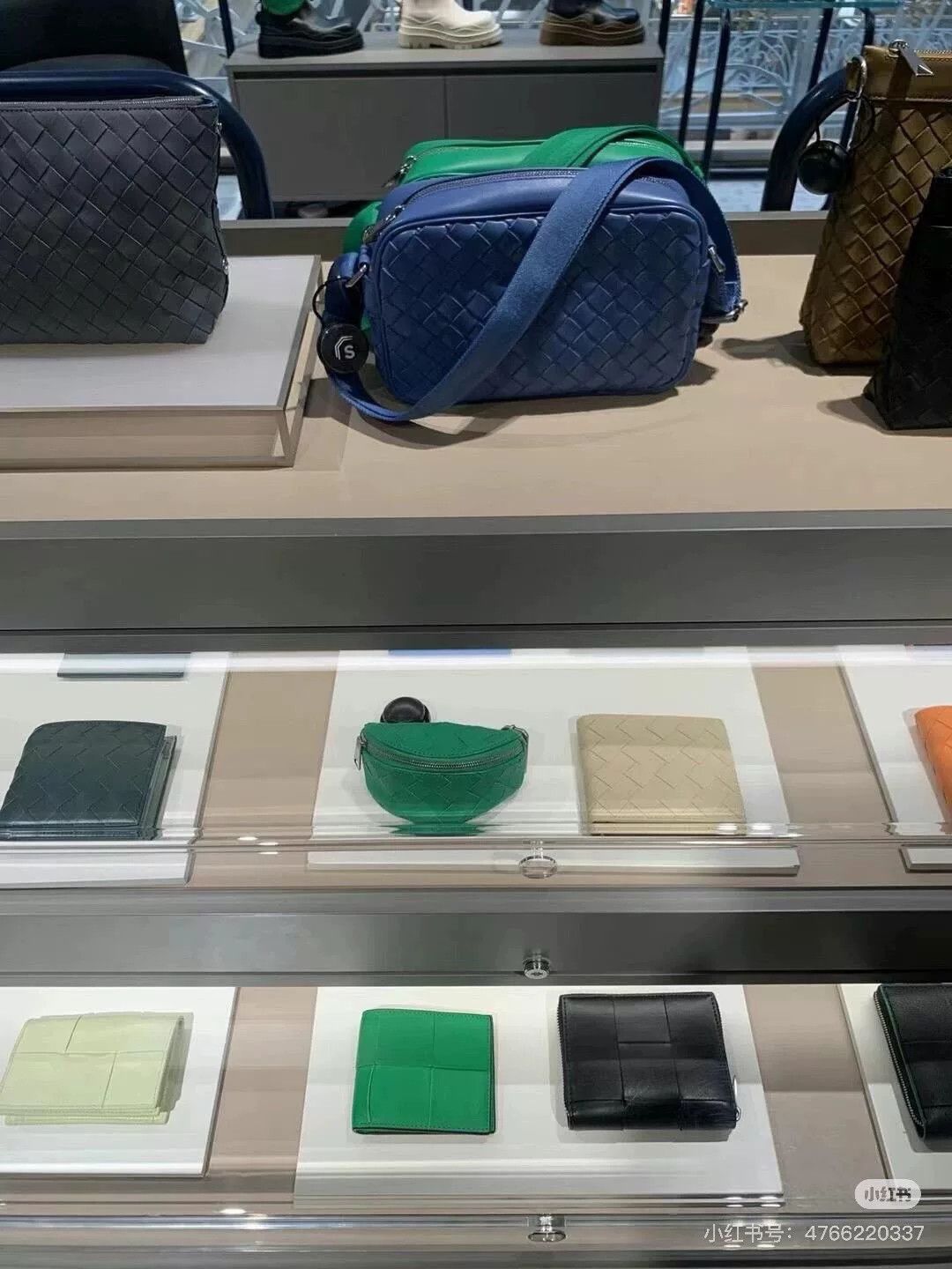 Bottega Veneta BV Blue Woven Camera Bag Size ONE SIZE - 8 Thumbnail