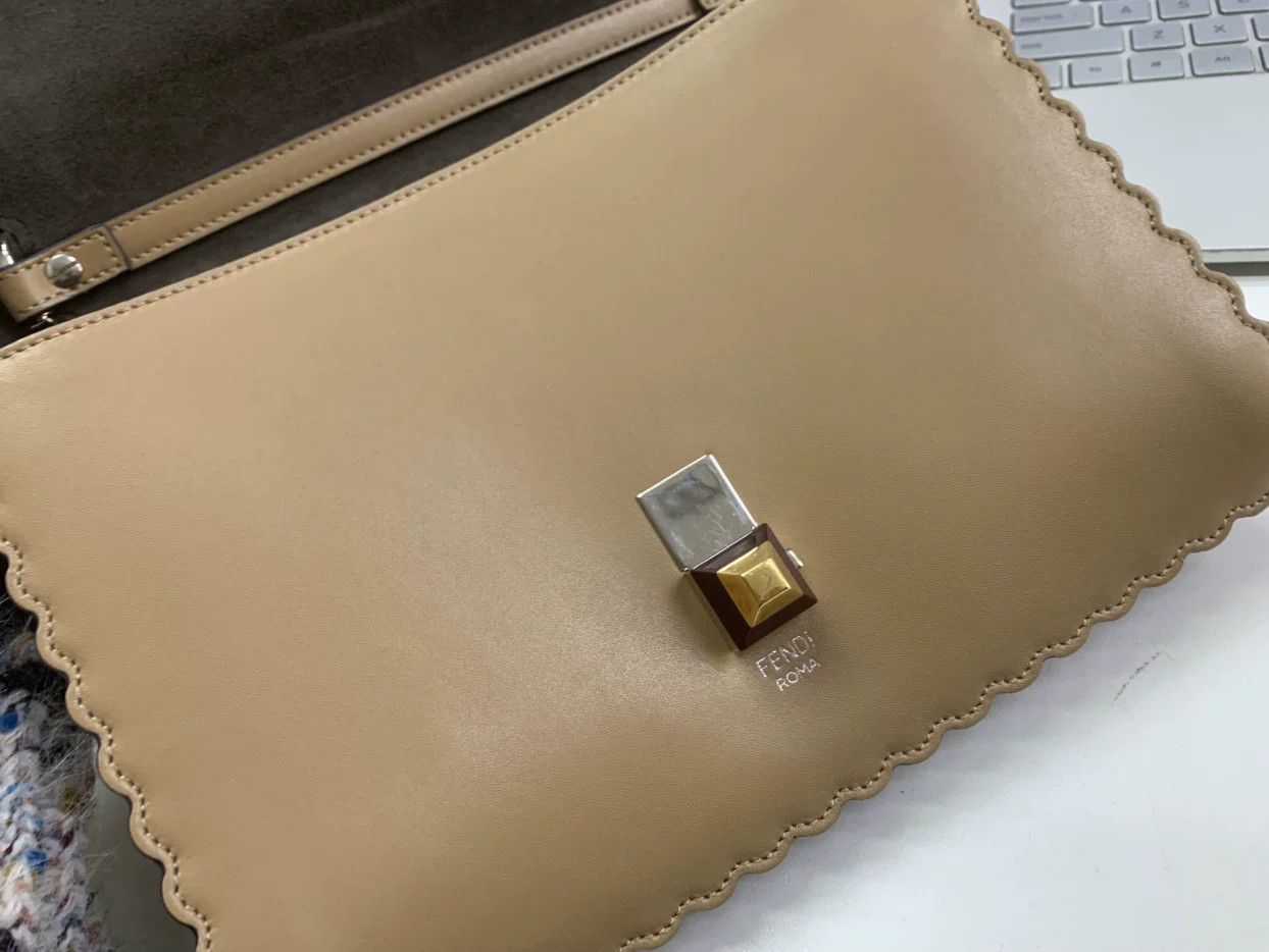 Fendi Fendi Silver Shoulder Bag 26 Women Size ONE SIZE - 8 Thumbnail