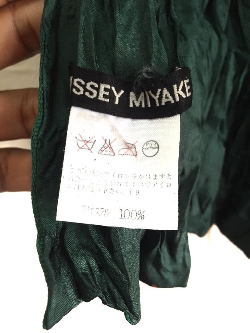 Issey Miyake ISSEY MIYAKE GREEN STRIPE SCARF Size ONE SIZE - 4 Thumbnail