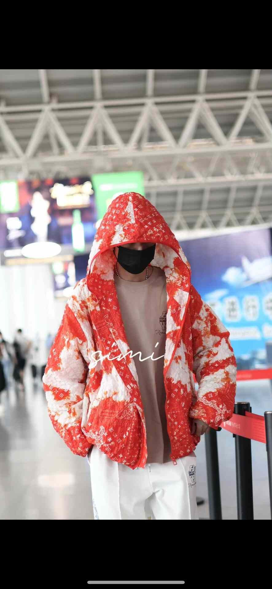 Louis Vuitton Louis Vuitton Orange Monogram Men's Windbreaker Size US M / EU 48-50 / 2 - 2 Thumbnail