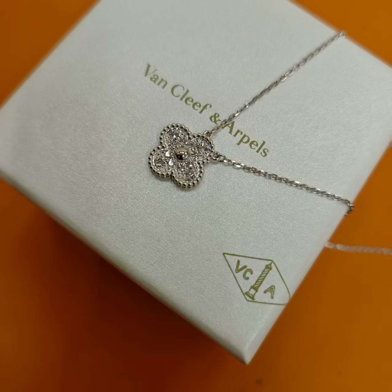 Van Cleef & Arpels VCA 18k White Gold Flower Necklace Size ONE SIZE - 3 Thumbnail