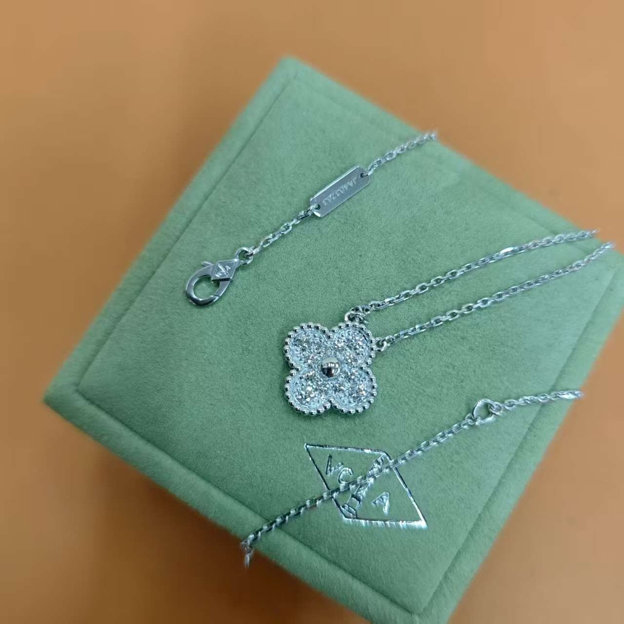 Van Cleef & Arpels VCA 18k White Gold Flower Necklace Size ONE SIZE - 2 Thumbnail