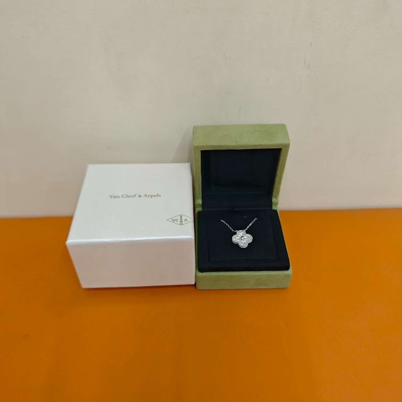 Van Cleef & Arpels VCA 18k White Gold Flower Necklace Size ONE SIZE - 4 Thumbnail