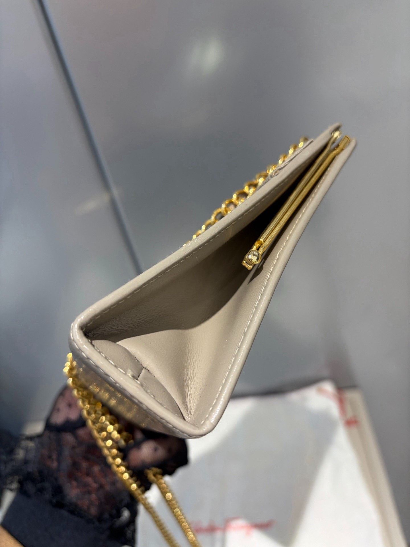 Salvatore Ferragamo Ferragamo Mini Museum Beige Chain Bag Size ONE SIZE - 8 Thumbnail