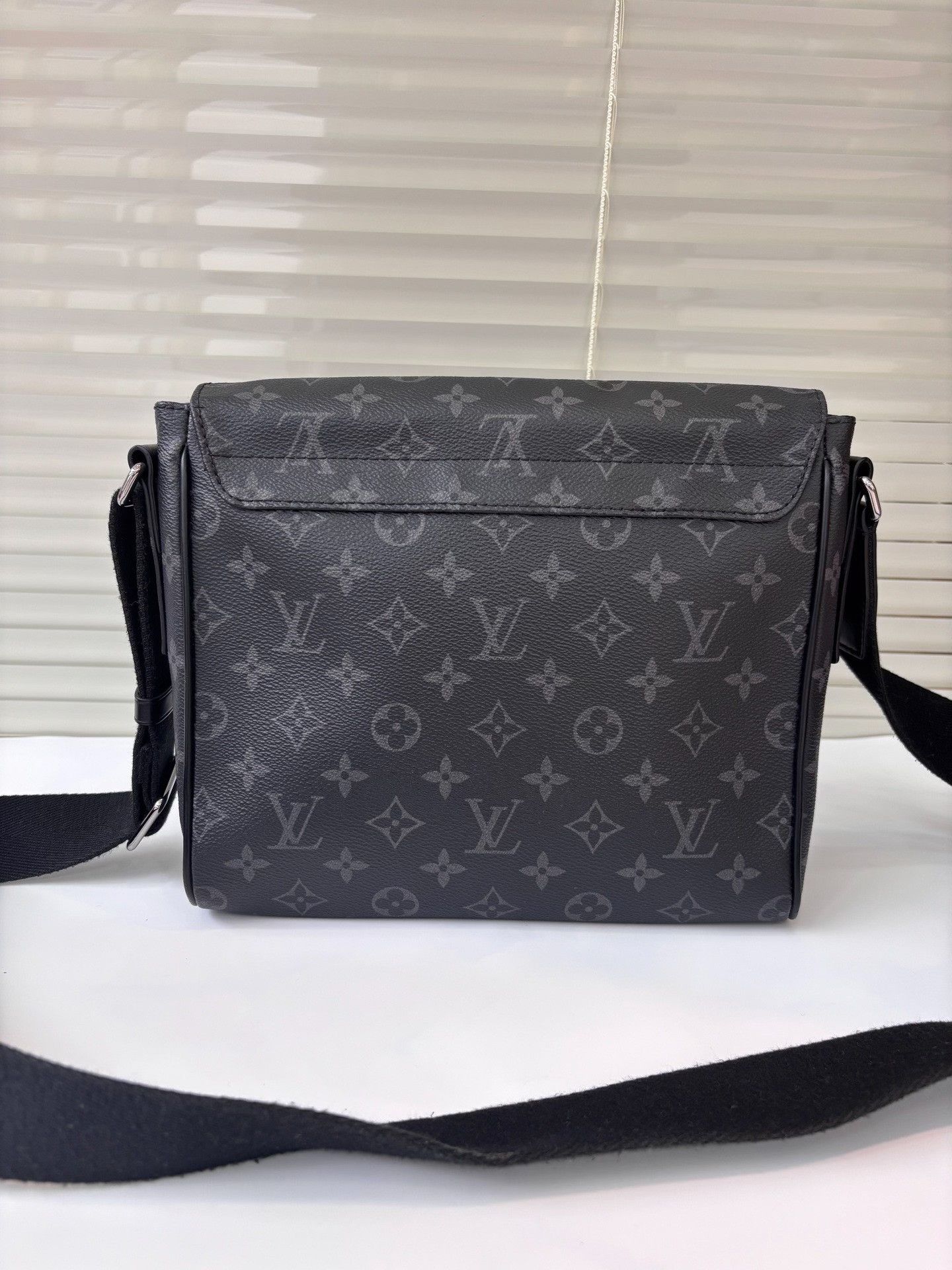 Louis Vuitton Louis Vuitton Monogram Messenger Small Size ONE SIZE - 2 Thumbnail