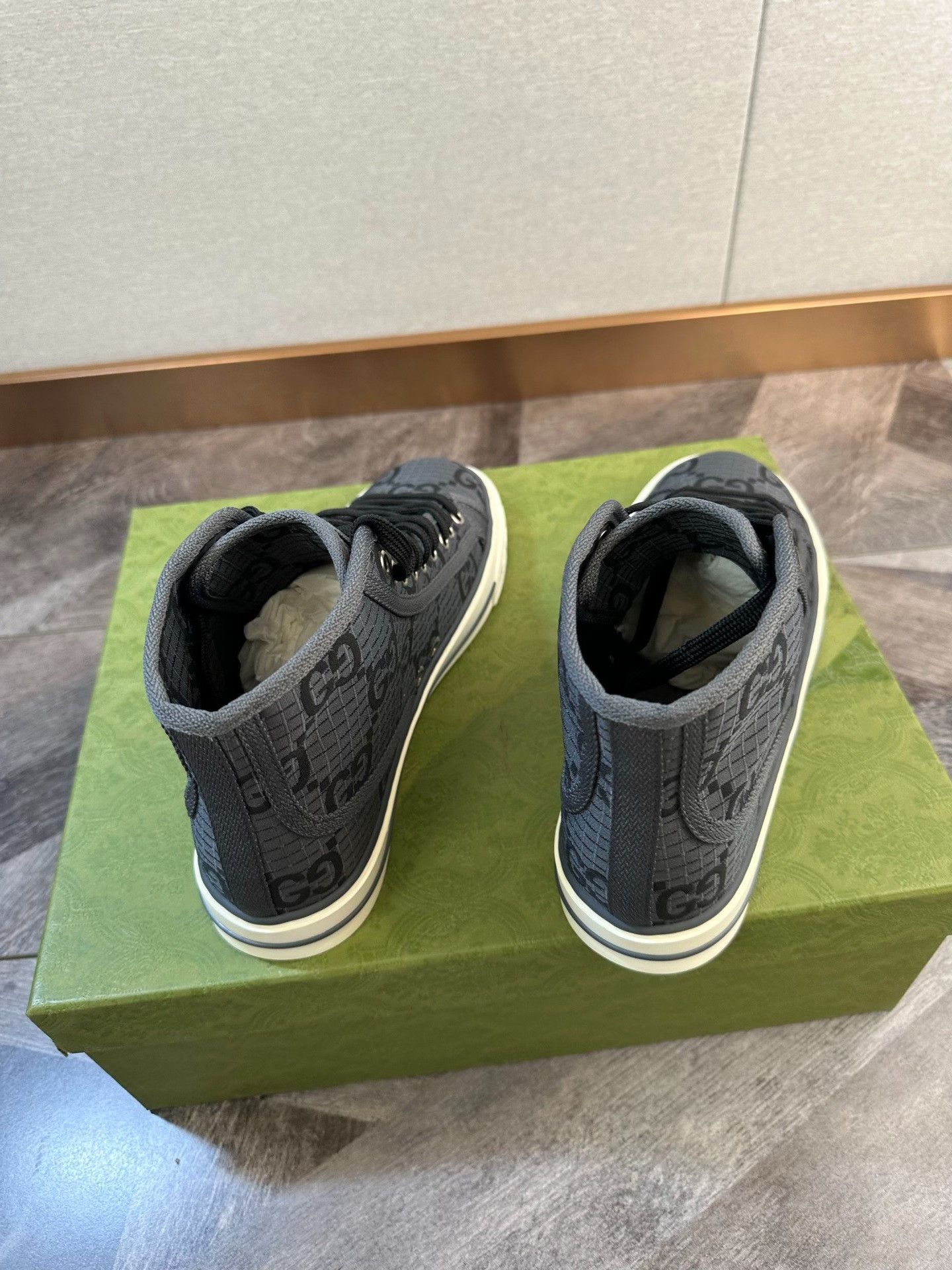 Gucci Gucci 1977 Gray Logo Sneakers Size US 5.5 / EU 38 - 4 Thumbnail