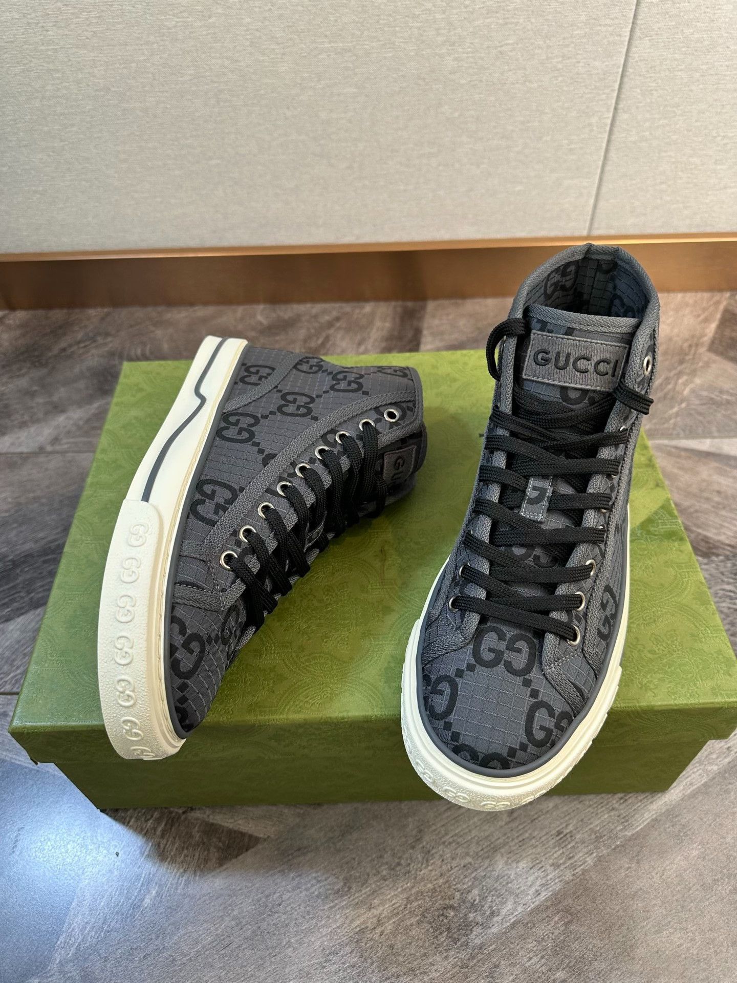 Gucci Gucci 1977 Gray Logo Sneakers Size US 5.5 / EU 38 - 3 Thumbnail