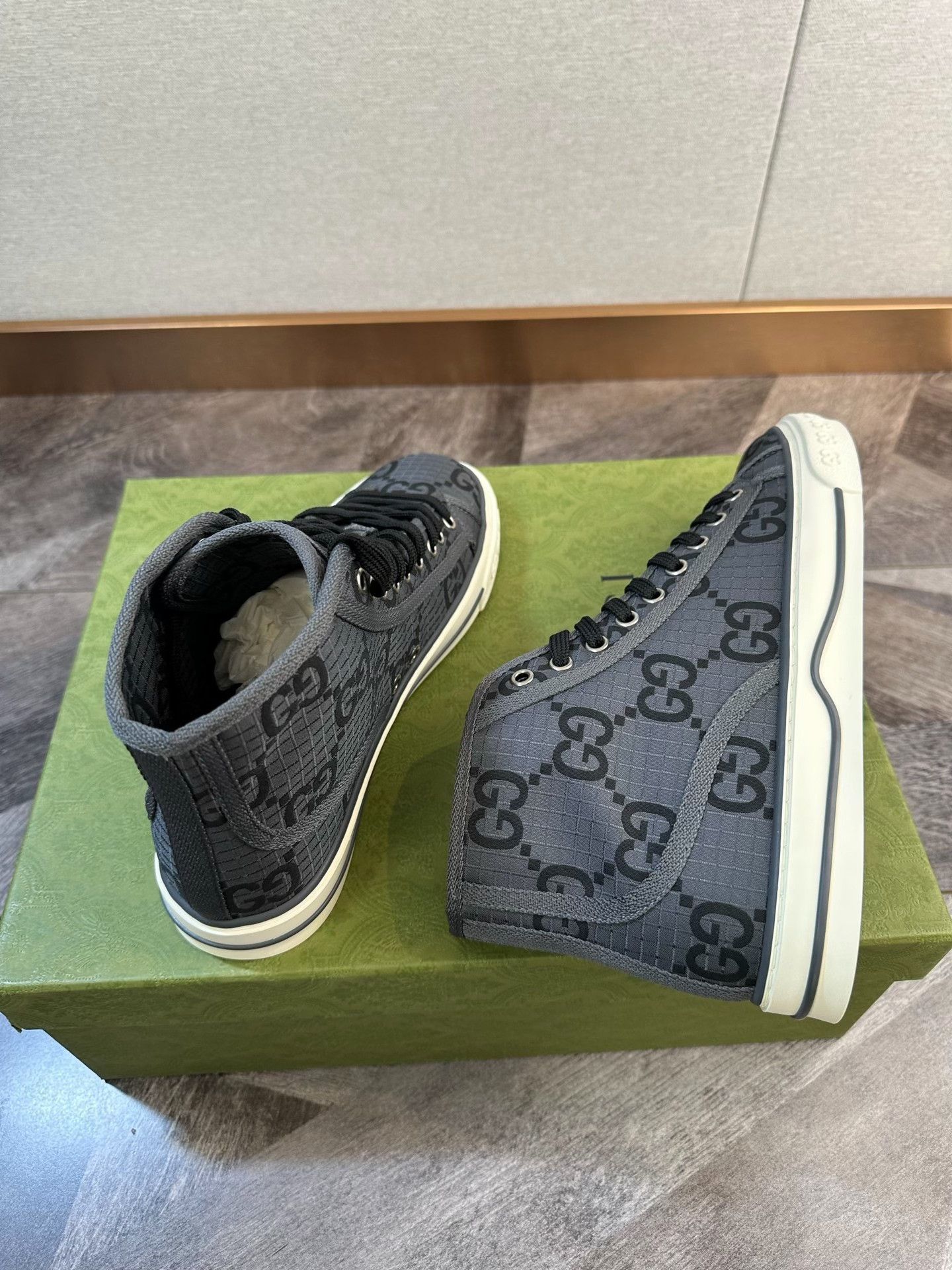 Gucci Gucci 1977 Gray Logo Sneakers Size US 5.5 / EU 38 - 5 Thumbnail