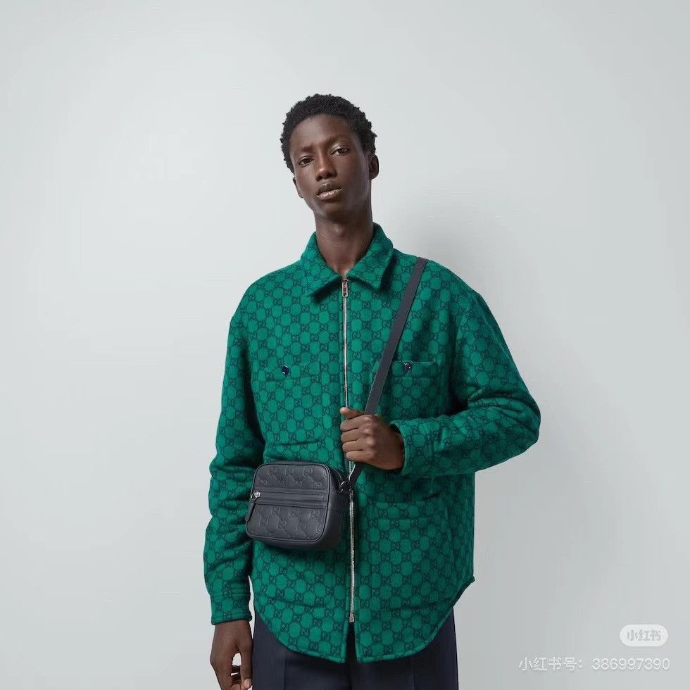 Gucci Gucci SoBlack Embossed Logo Camera Bag Size ONE SIZE - 7 Thumbnail