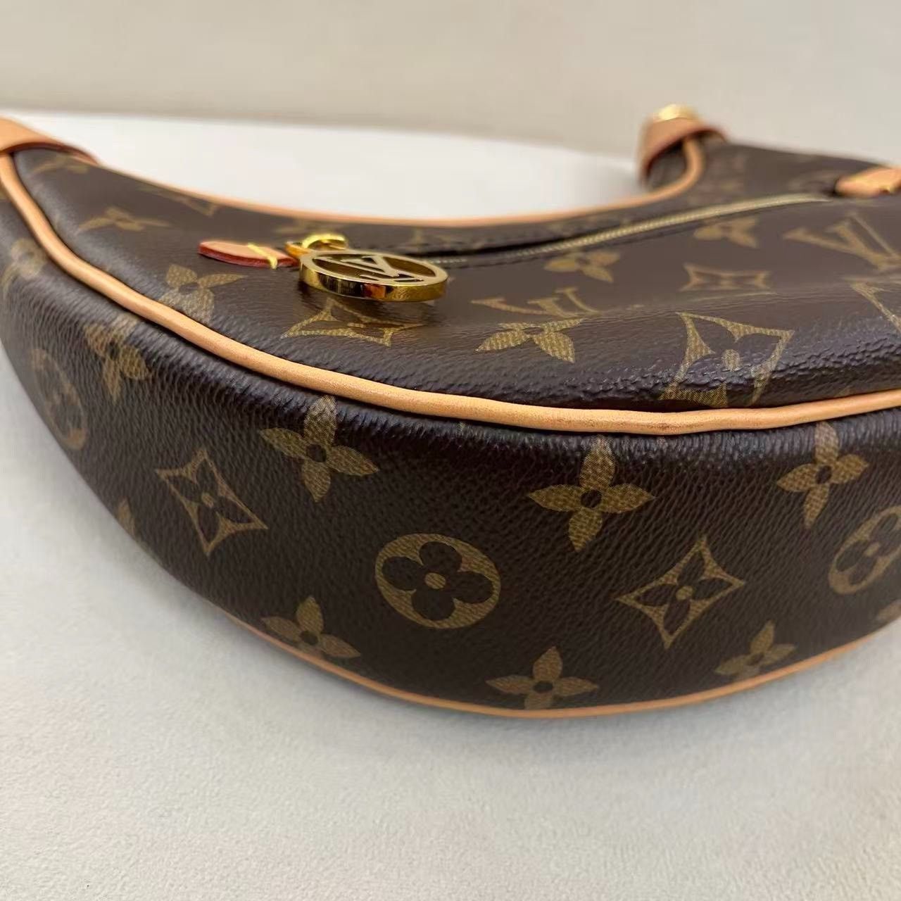 Louis Vuitton LV Loop Monogram Pea Bag Size ONE SIZE - 8 Thumbnail