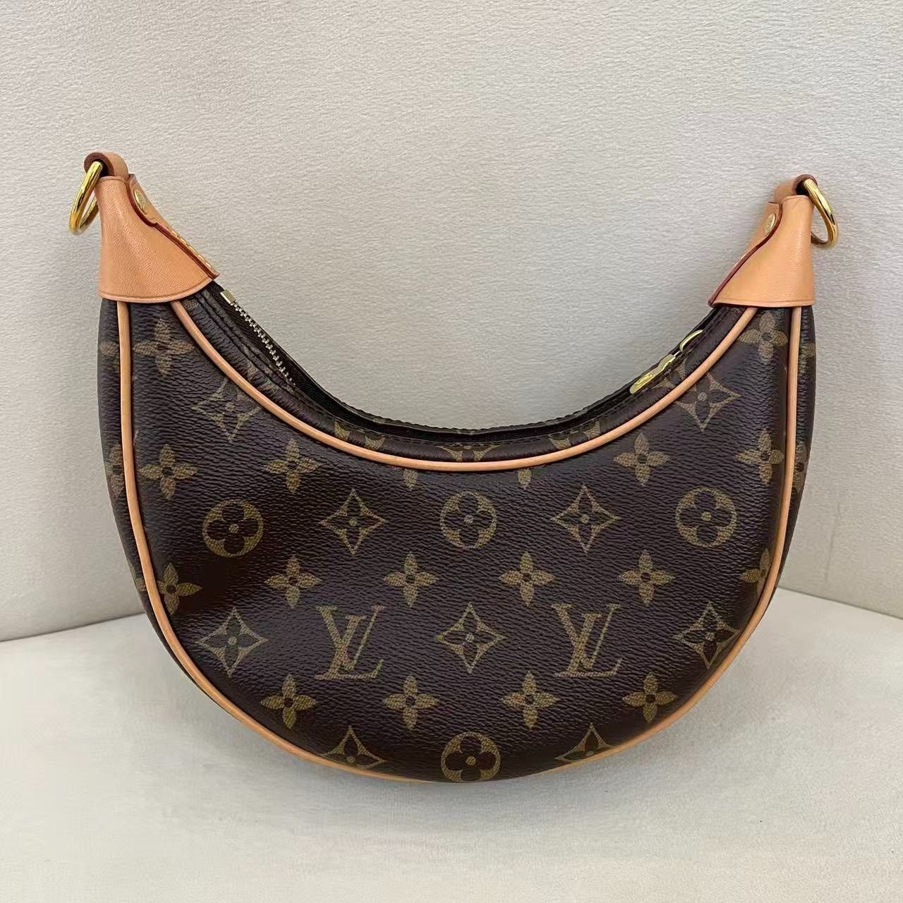 Louis Vuitton LV Loop Monogram Pea Bag Size ONE SIZE - 2 Thumbnail
