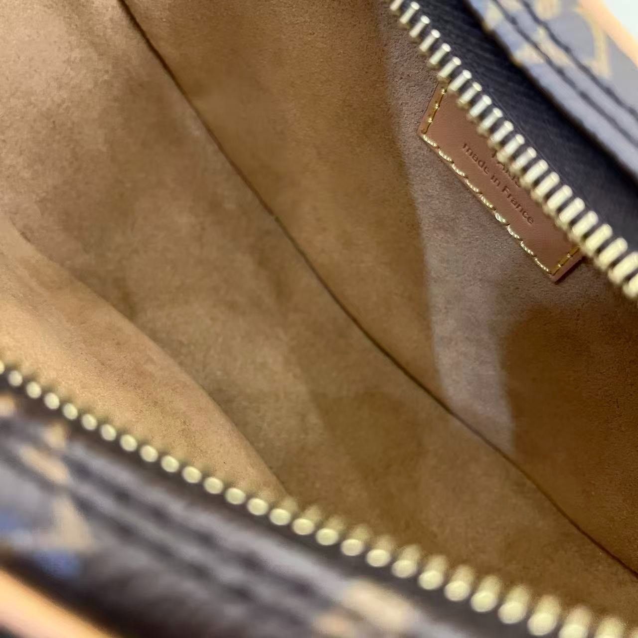 Louis Vuitton LV Loop Monogram Pea Bag Size ONE SIZE - 7 Thumbnail