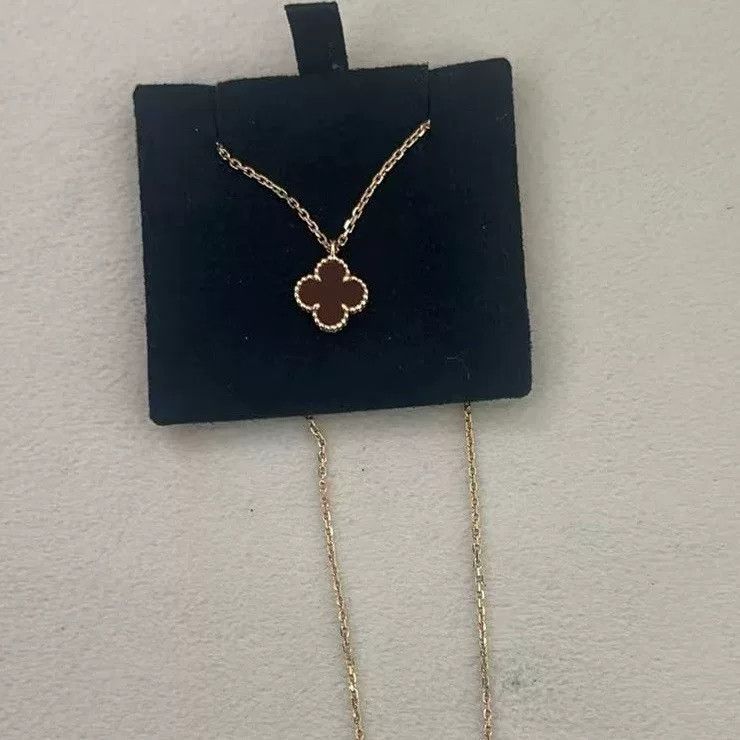 Van Cleef & Arpels VCA Mini Red Flower Carnelian Necklace Size ONE SIZE - 4 Thumbnail