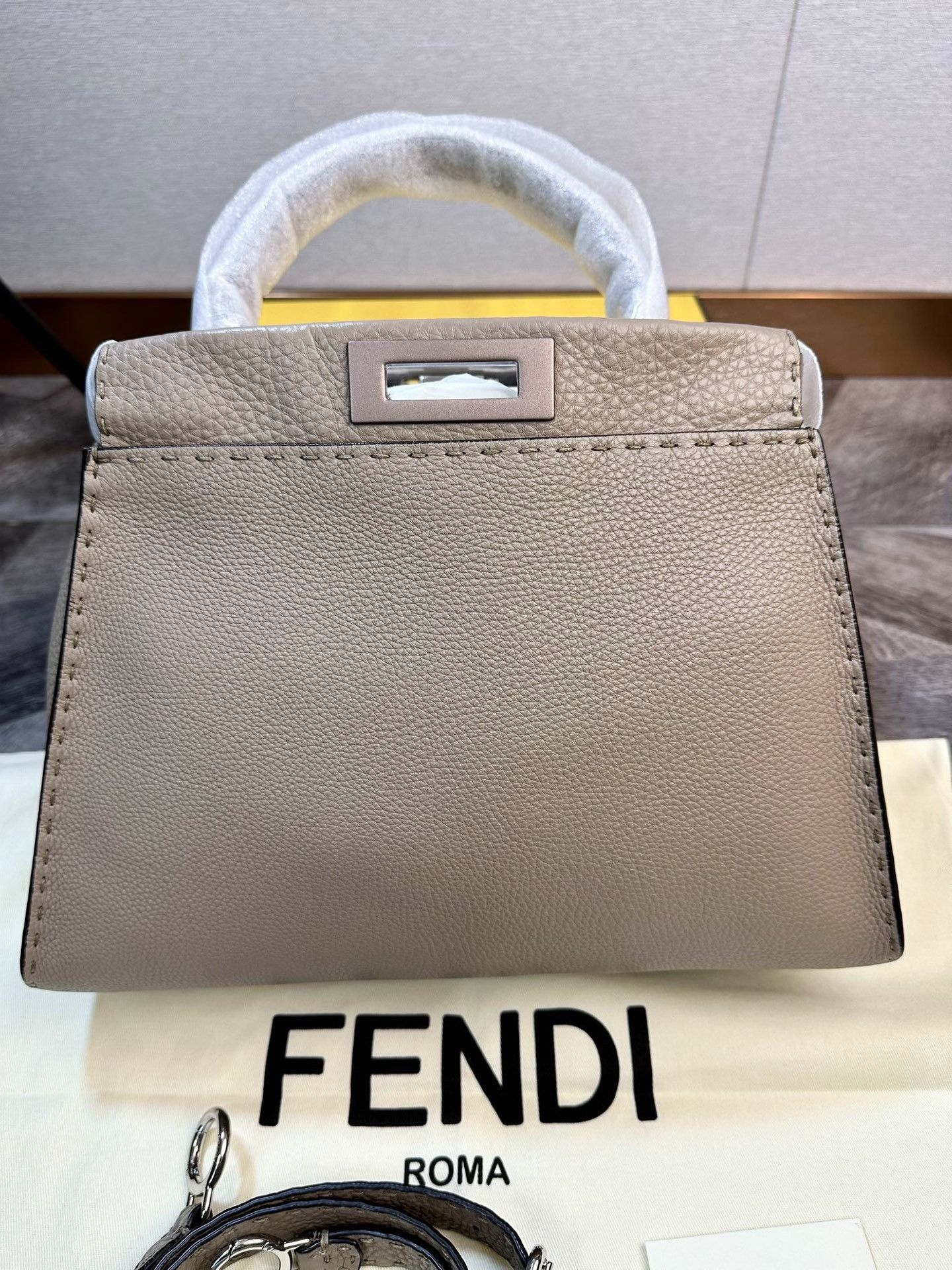 Fendi Fendi Peekaboo Medium Classic Size ONE SIZE - 2 Thumbnail