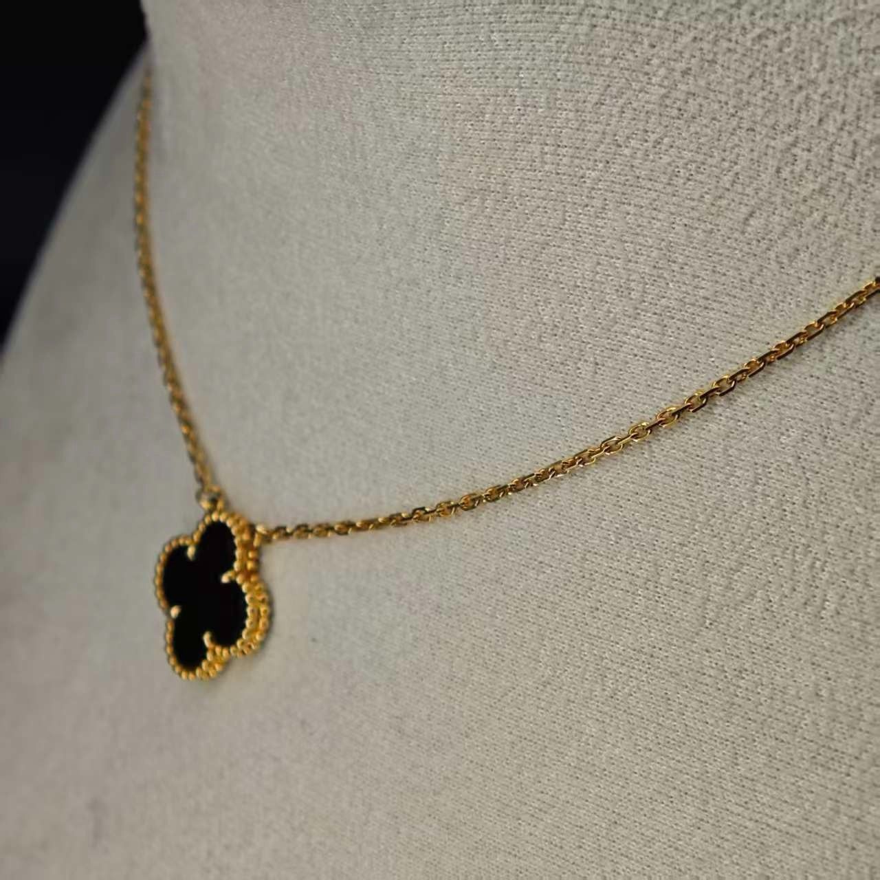 Van Cleef & Arpels Van Cleef Arpels Black Flower Medium Necklace Size ONE SIZE - 5 Thumbnail