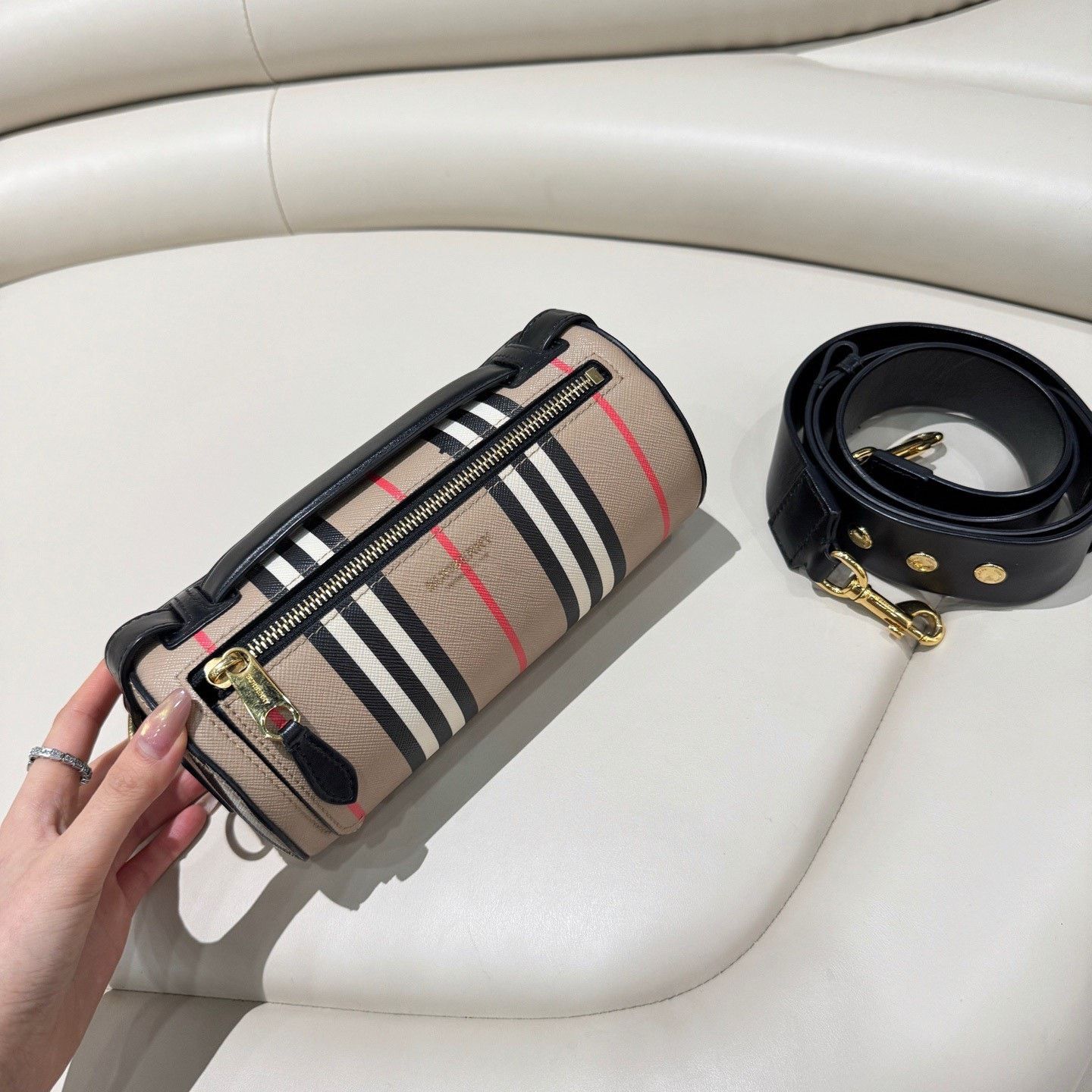 Burberry Burberry Classic Knight Logo Cylinder Bag Size ONE SIZE - 3 Thumbnail