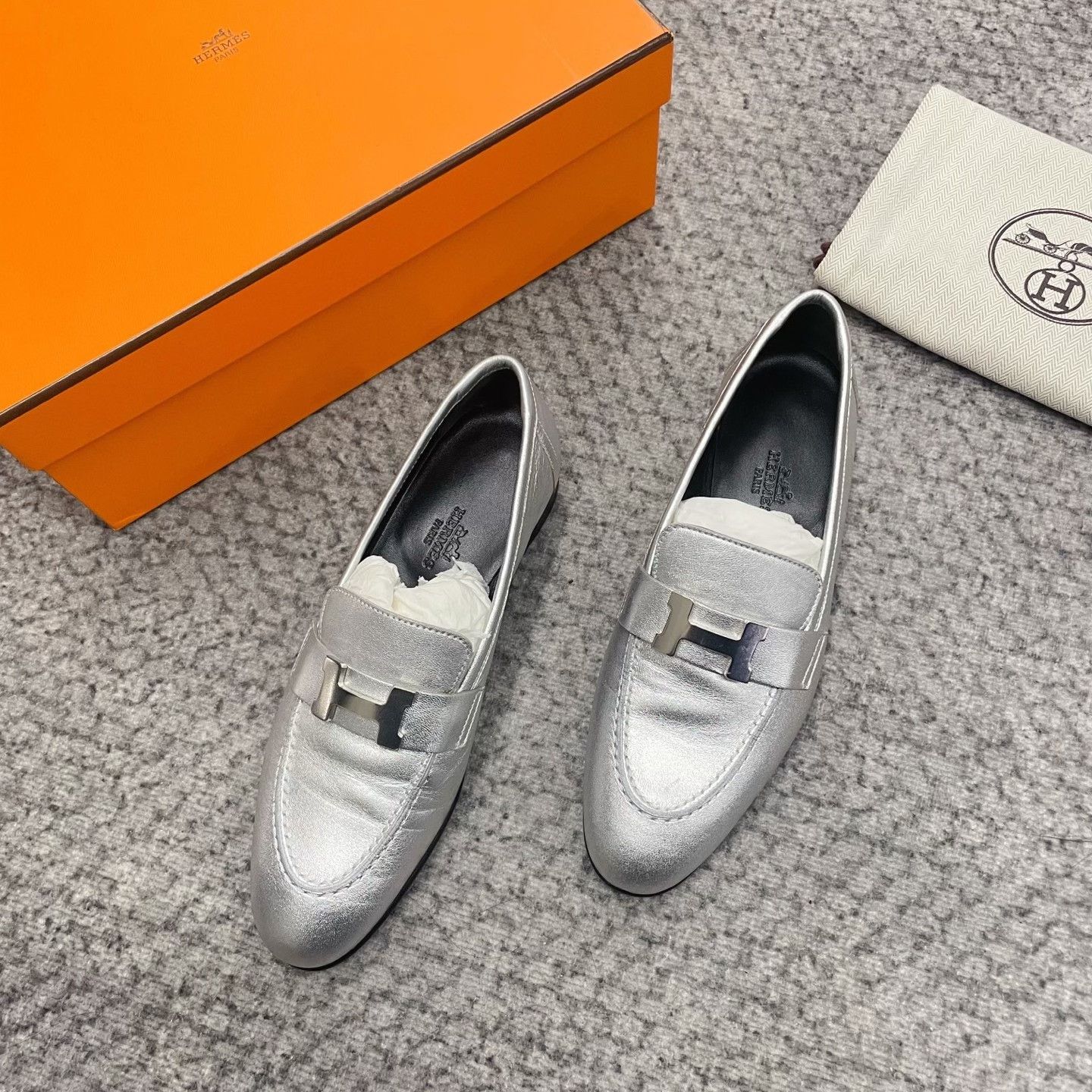 Hermes Hermes Silver Metallic Leather Loafers Size US 5 / IT 35 - 2 Thumbnail