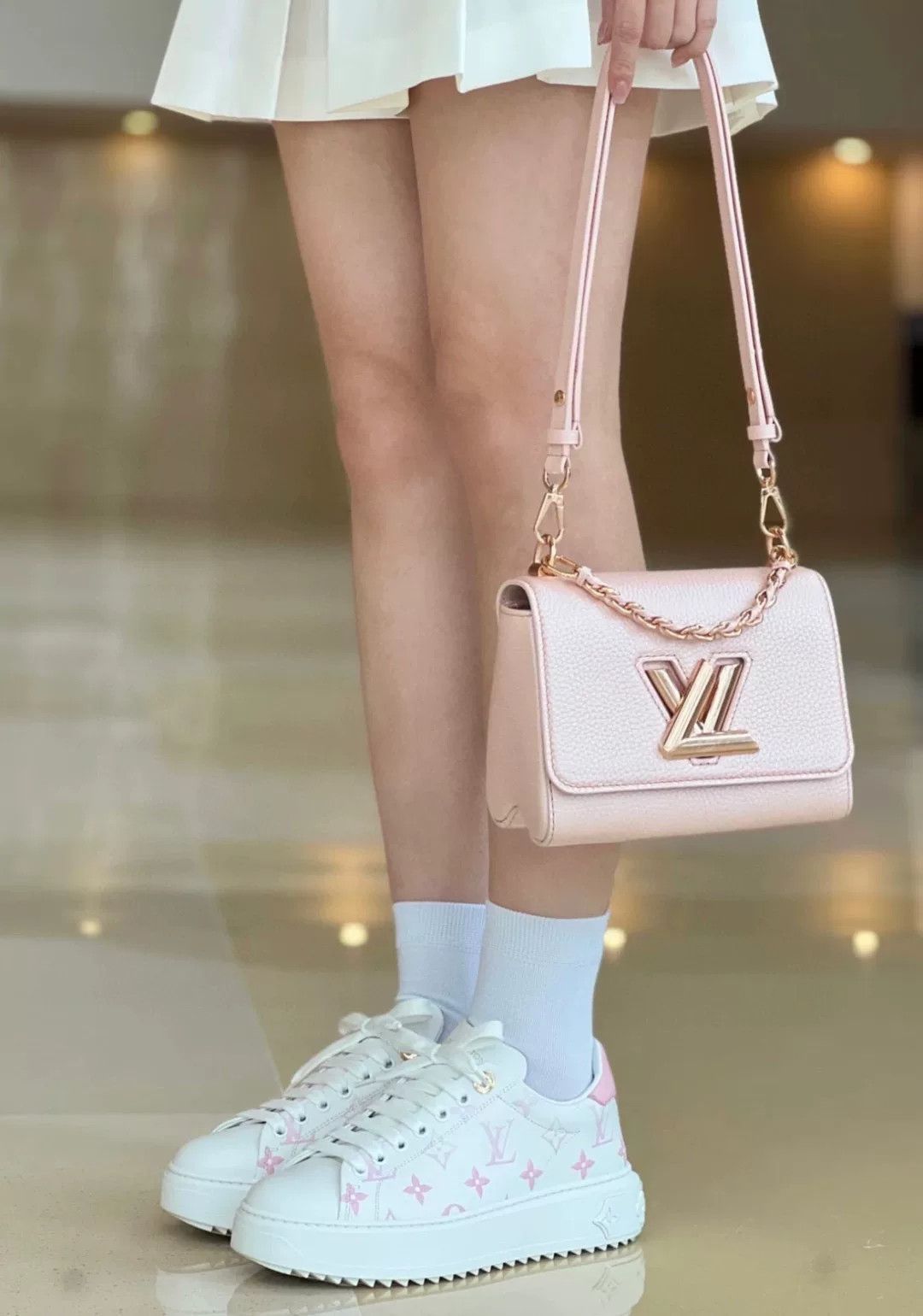 Louis Vuitton LV Logo Pink Gradient White Sneakers Size US 4 / IT 34 - 9 Thumbnail