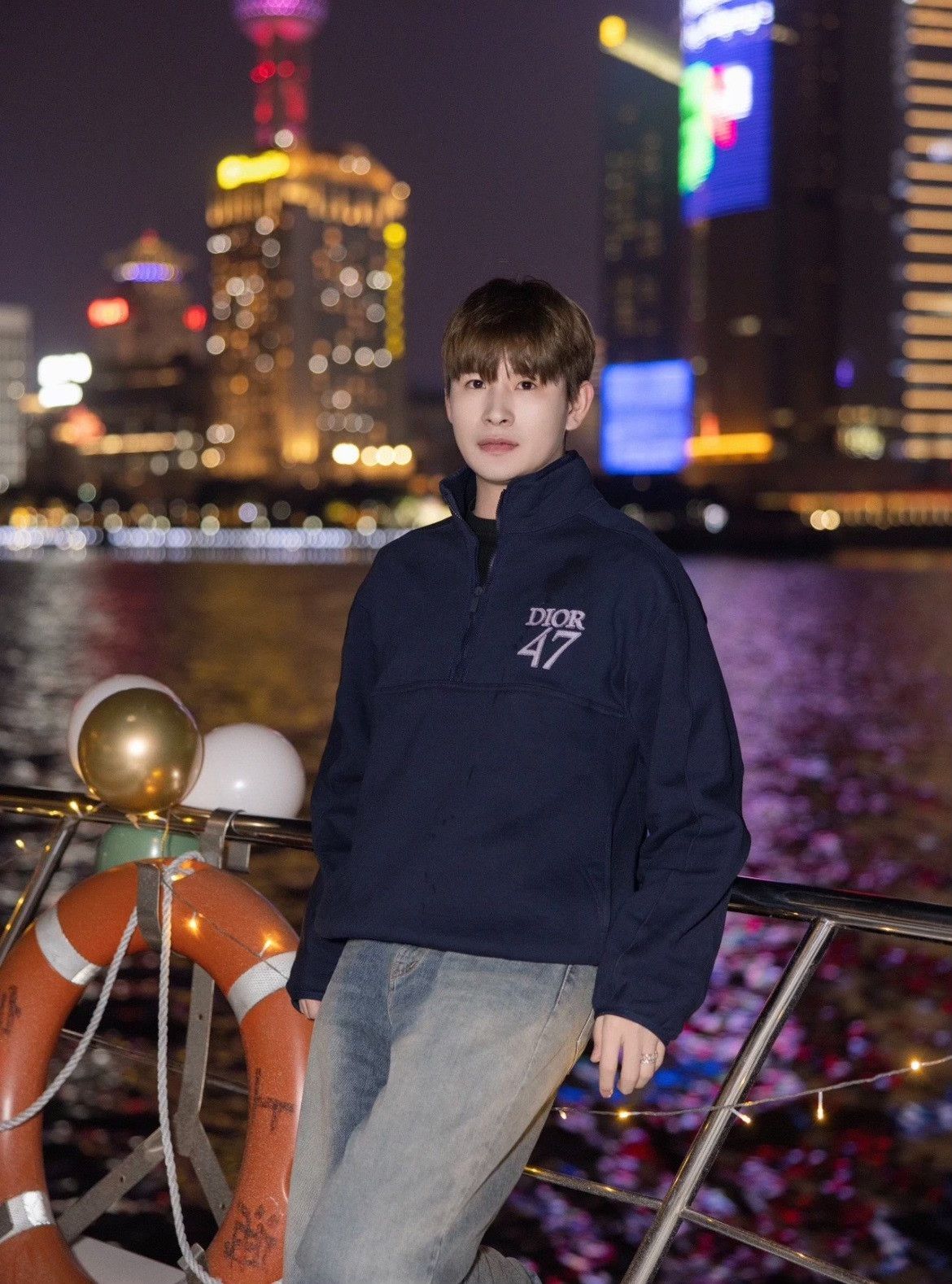 Dior Dior Navy Embroidered Sweatshirt Size US L / EU 52-54 / 3 - 9 Thumbnail