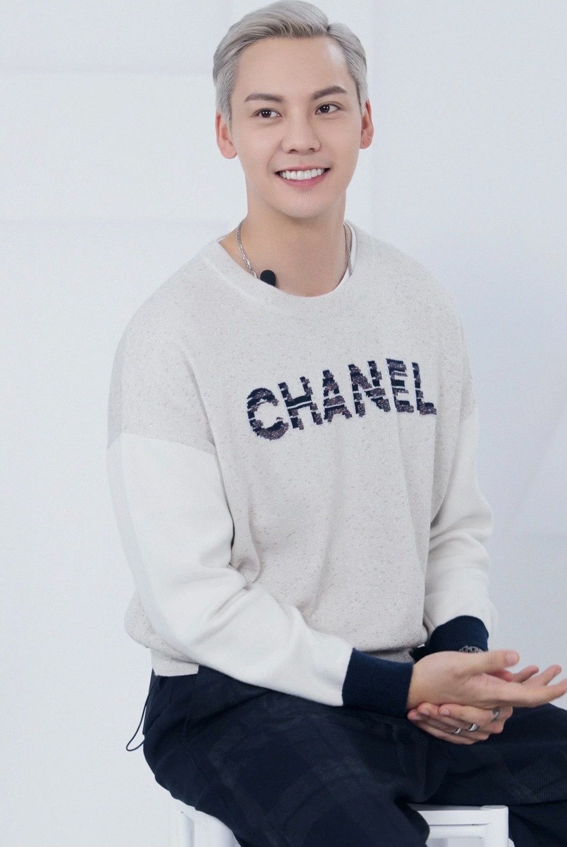 Chanel Chanel Long-Sleeve Knit Sweater Size S / US 4 / IT 40 - 9 Thumbnail