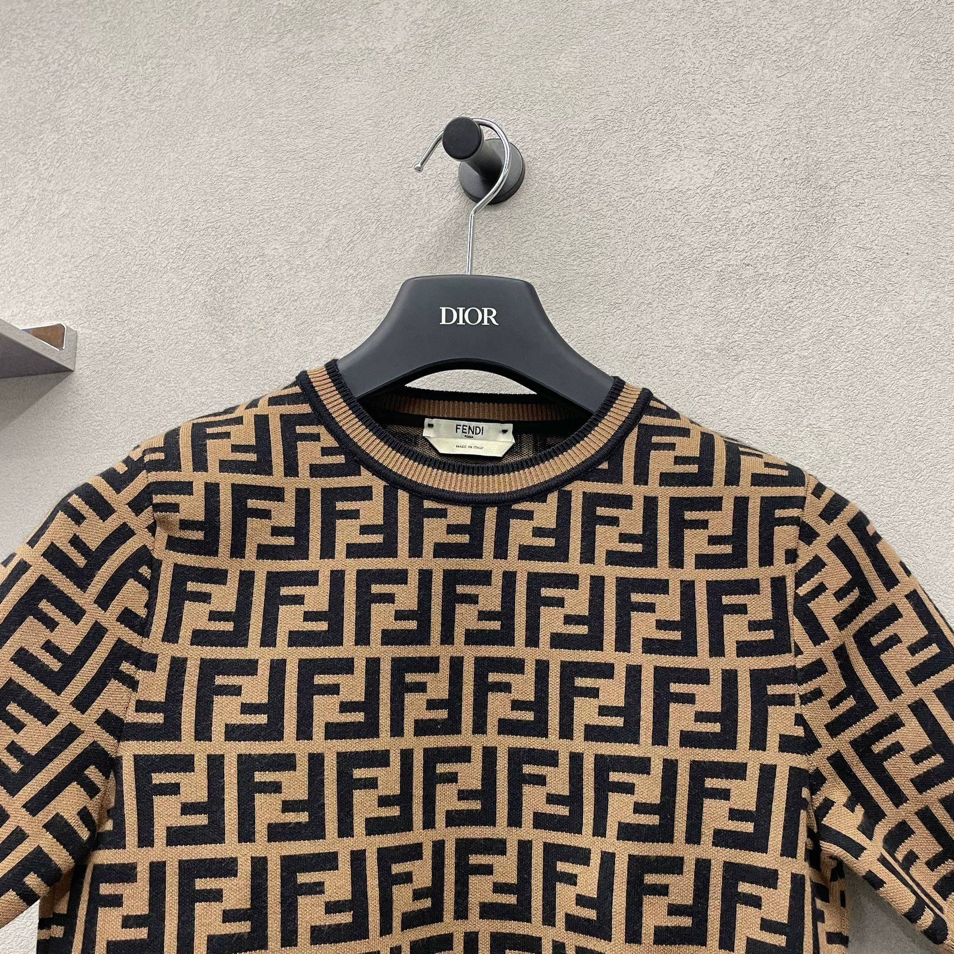 Fendi Fendi Monogram Knitted Short-Sleeve Size XS / US 0-2 / IT 36-38 - 4 Thumbnail