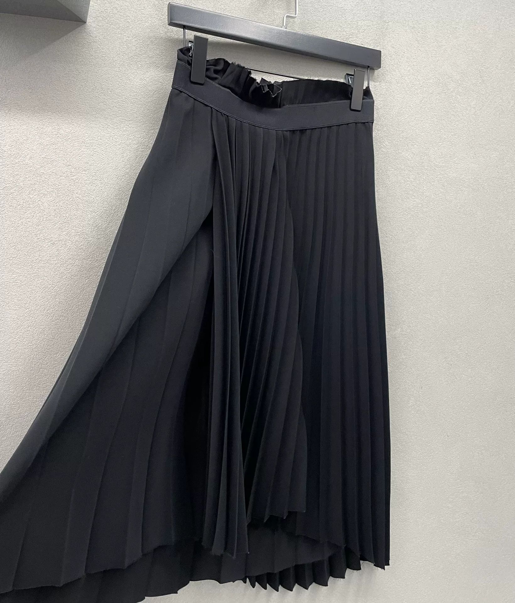 Balenciaga Balenciaga Black Pleated Skirt Size 36" / US 14 / IT 50 - 4 Thumbnail