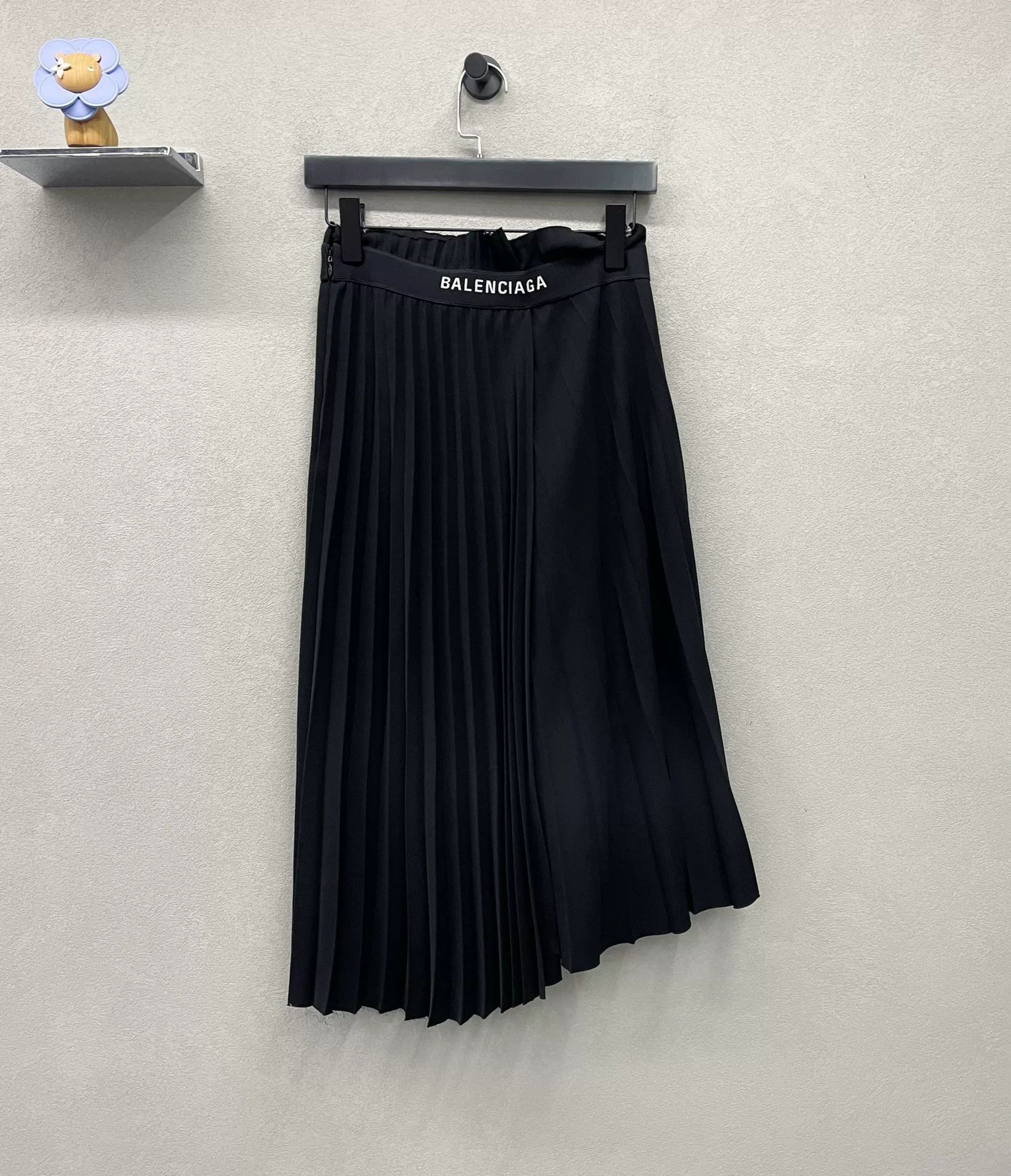 Balenciaga Balenciaga Black Pleated Skirt Size 36" / US 14 / IT 50 - 2 Thumbnail