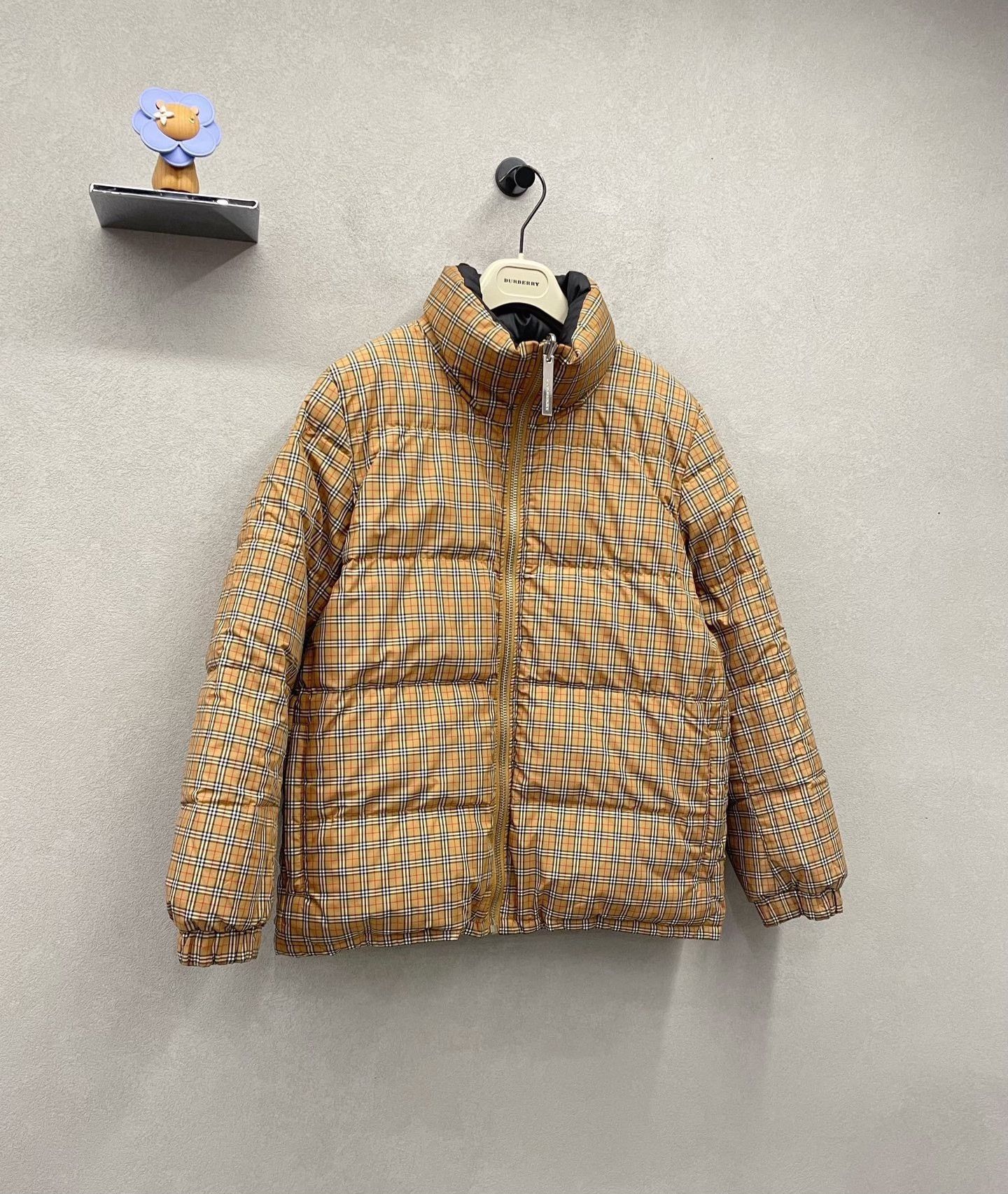 Burberry Burberry Classic Check Down Jacket Size US M / EU 48-50 / 2 - 3 Thumbnail