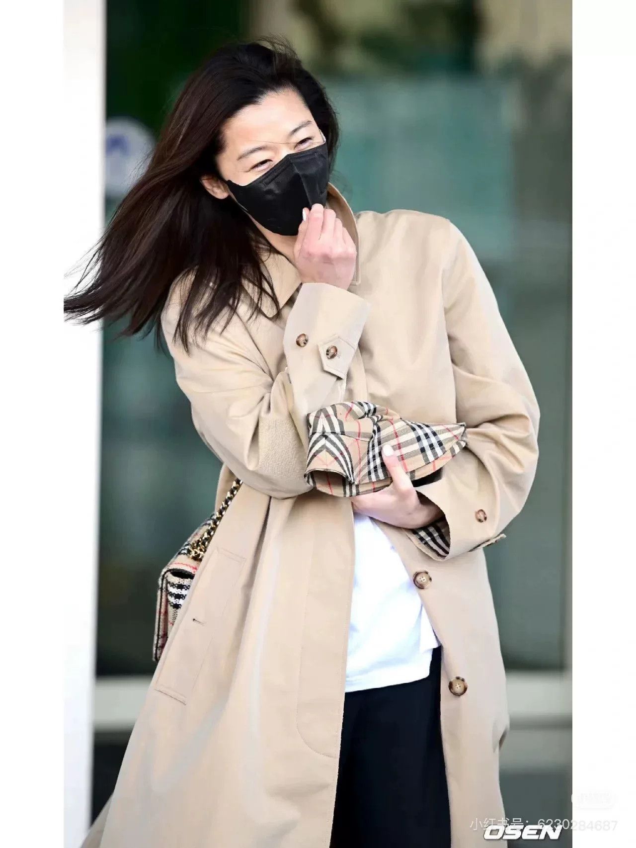 Burberry Burberry Beige Classic Mid-Length Coat Size US M / EU 48-50 / 2 - 7 Thumbnail