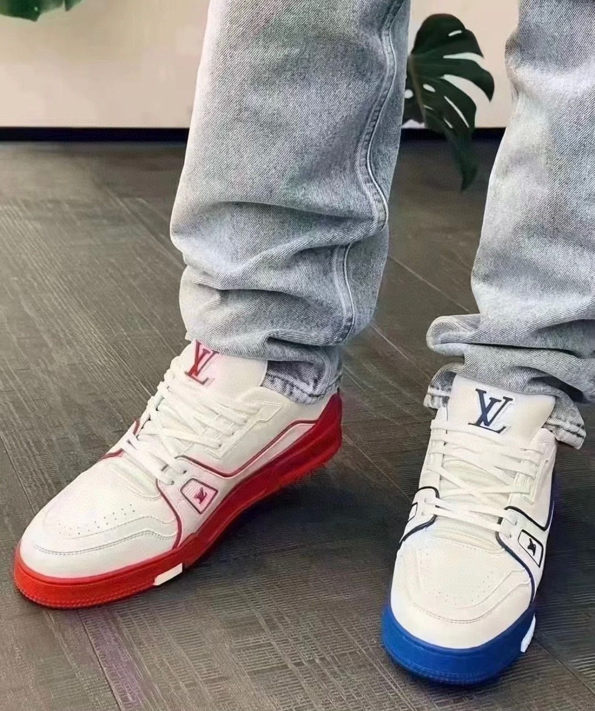 Louis Vuitton LV Trainer Two-Tone Sneakers Size US 9 / EU 42 - 8 Thumbnail