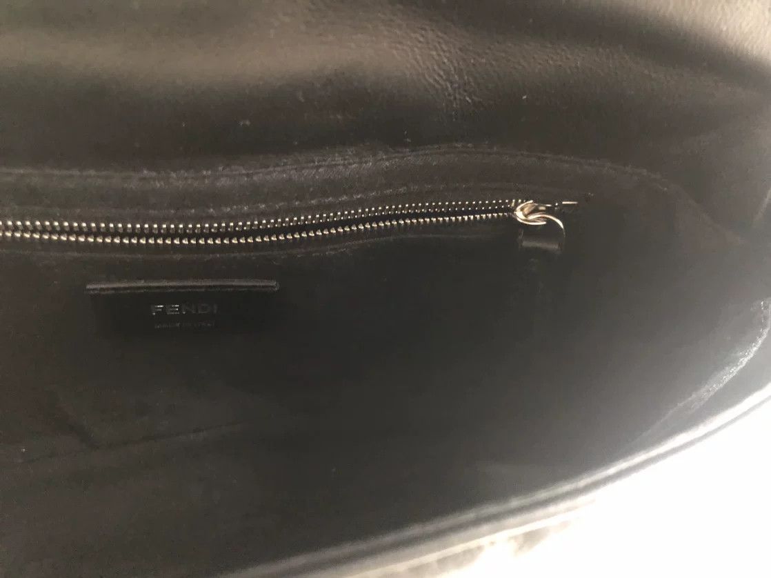 Fendi Fendi Retro Silver Shoulder Bag 25 Women Size ONE SIZE - 7 Thumbnail