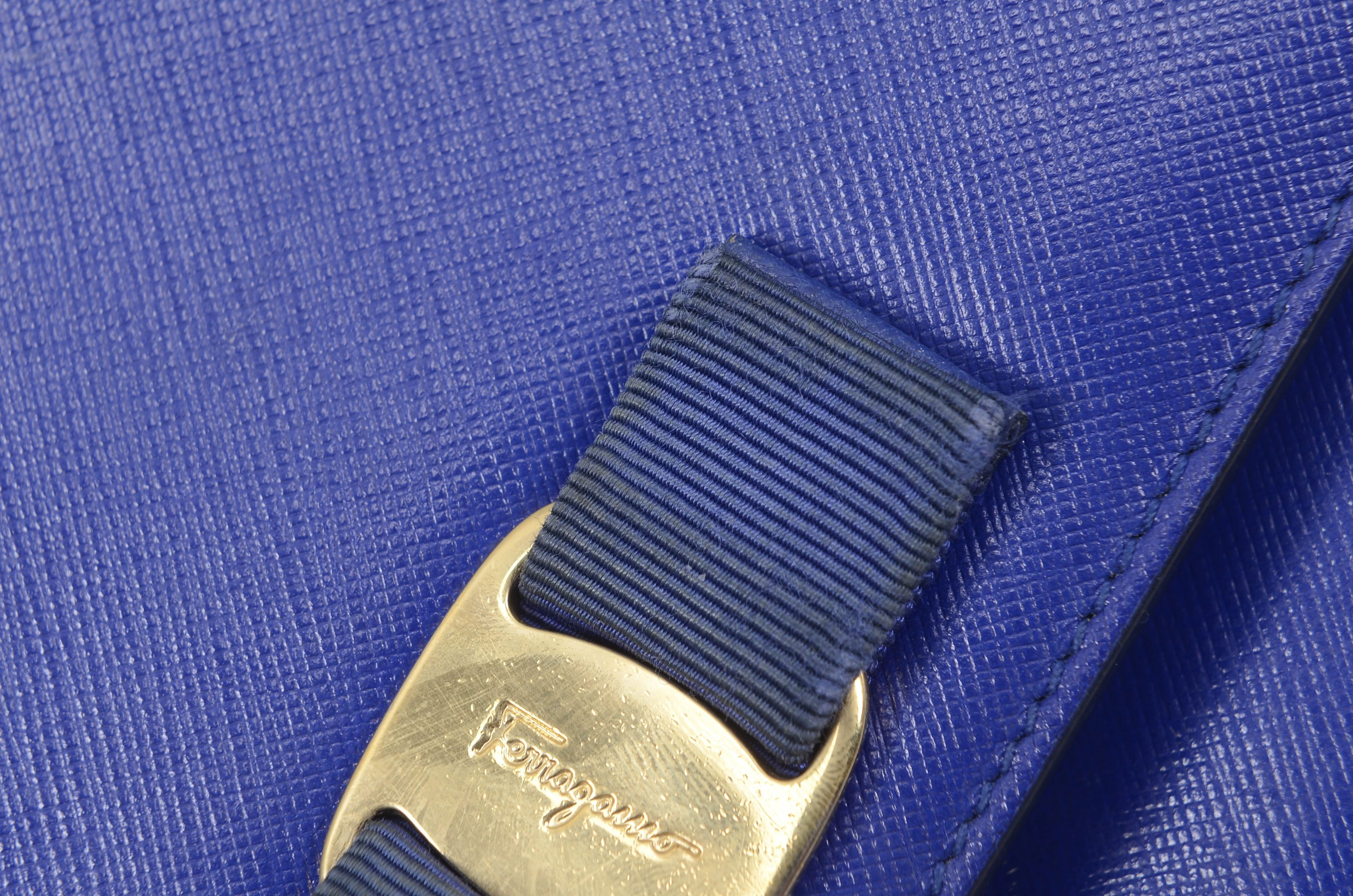 Salvatore Ferragamo Salvatore Ferragamo Gold Shoulder Bag 25 Women Size ONE SIZE - 8 Thumbnail