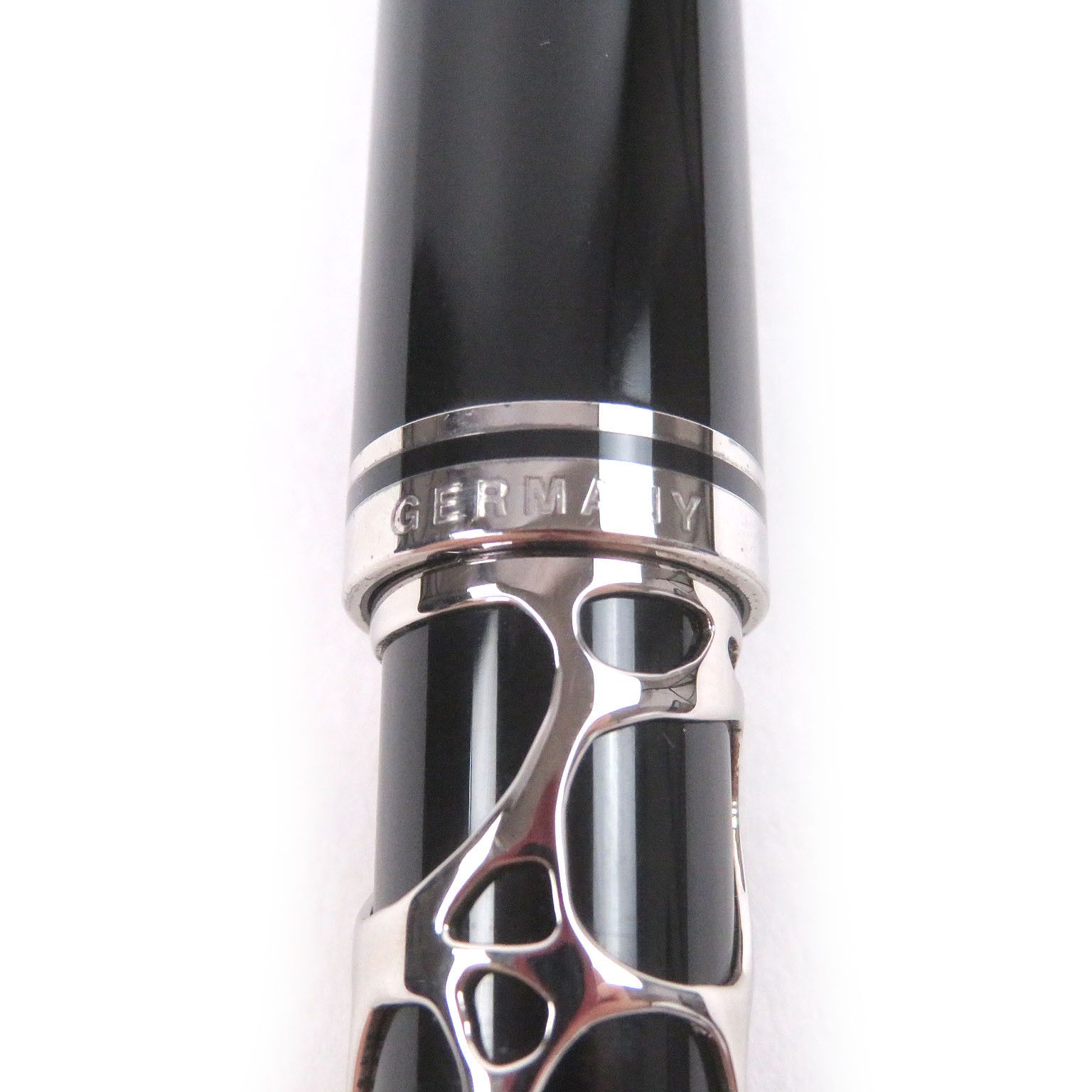 Other Other Pelikan Spirit of Gaudi Au750 AG925 Limited Fountain Pen Precious Metal Pen DUTY FREE for USA Size ONE SIZE - 7 Thumbnail