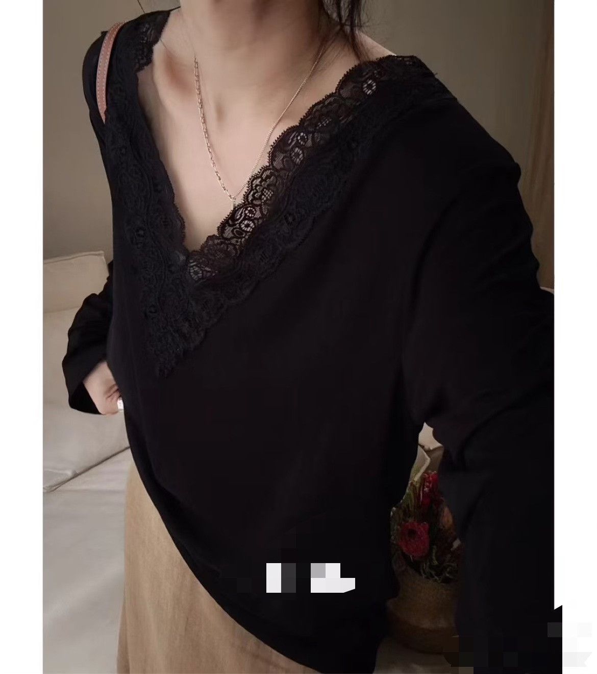 Valentino Valentino Lace V-Neck Sweater Size S / US 4 / IT 40 - 7 Thumbnail