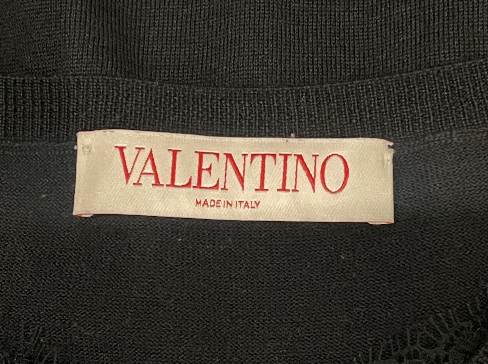 Valentino Valentino Lace V-Neck Sweater Size S / US 4 / IT 40 - 5 Thumbnail