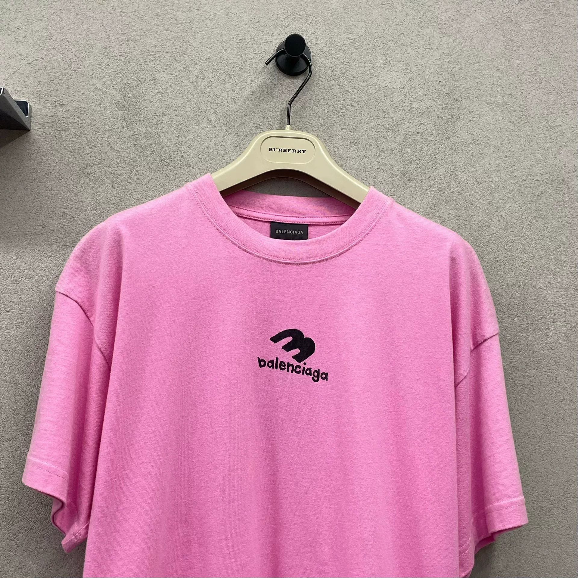 Balenciaga Balenciaga Pink 3B Logo Short-Sleeve T-Shirt Size L / US 10 / IT 46 - 4 Thumbnail